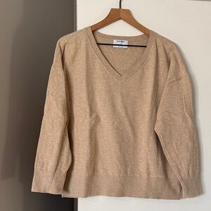 Old Navy Women's V-Neck Sweater in Tan